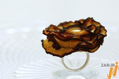 مدل حلقه ساخته شده از میوه آلو