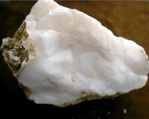 اوپال سفید شیری: معرفی، خواص و کاربردها (milkey white opal)
