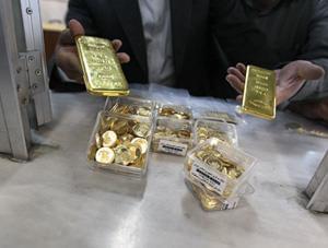 پیشنهاد عرضه نقدی سکه در بورس همچنان روی میز بانک مرکزی