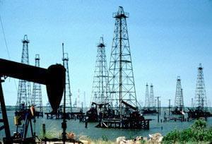 بخش خصوصی ساخت دکل‌های نفتی شرایط برابر می خواهد 